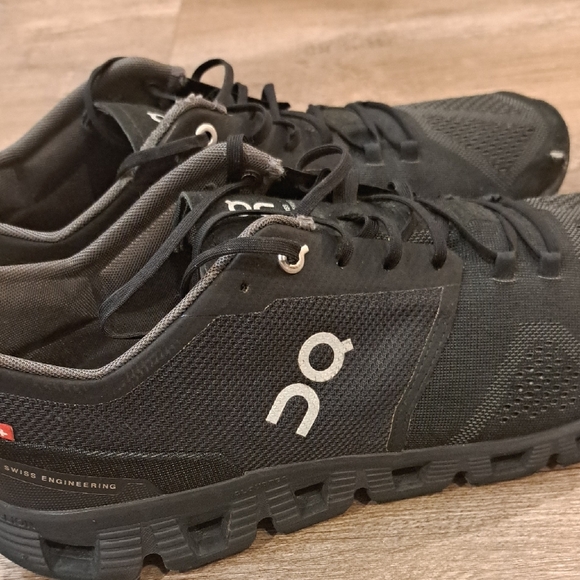 On Running Men's Black Athletic Shoes - Picture 8 of 12